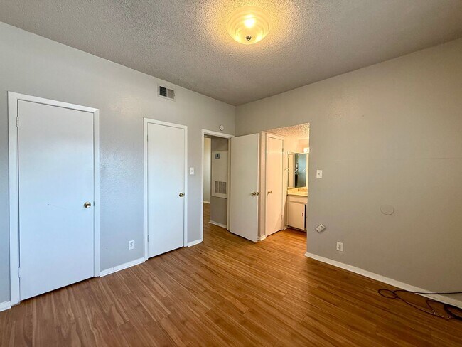 Building Photo - 3000 Guadalupe St