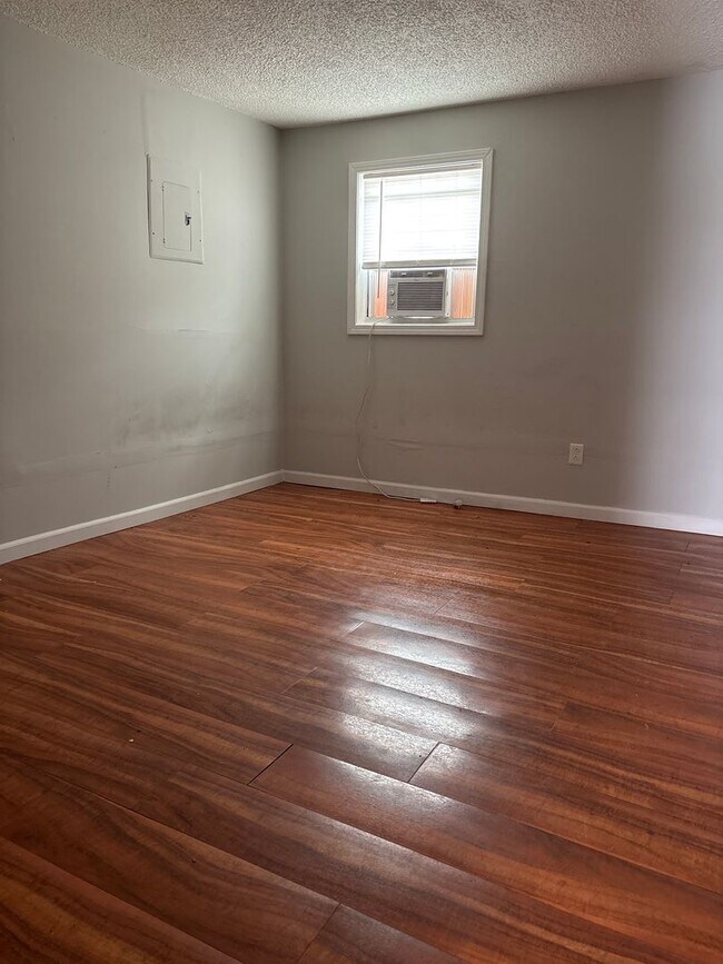 Building Photo - Cozy 2 Bedroom Home! PET FRIENDLY- RIPLEY TN.