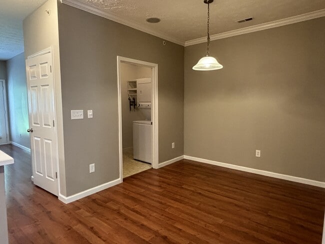 Building Photo - 1054 Reserve Way