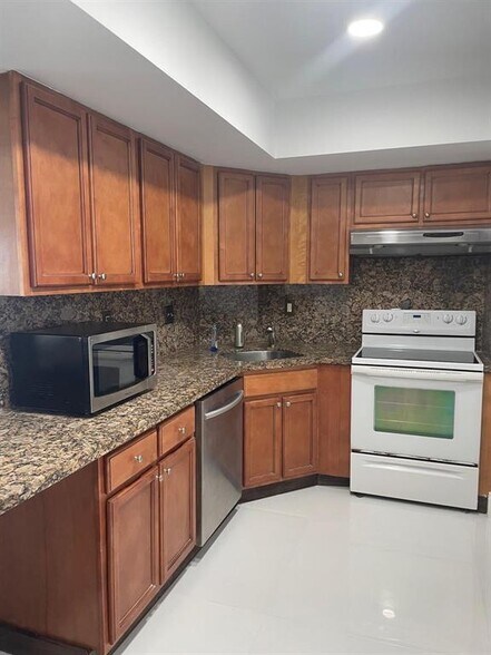 Building Photo - 3800 Galt Ocean Dr