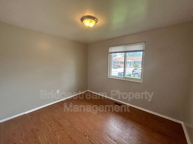 Building Photo - 4952 Leeper St