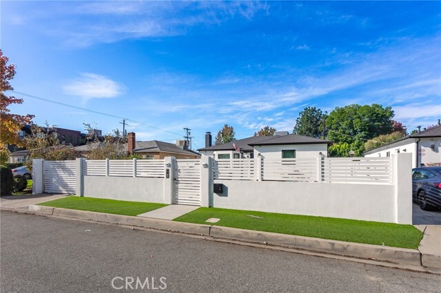 Primary Photo - 5629 Natick Ave