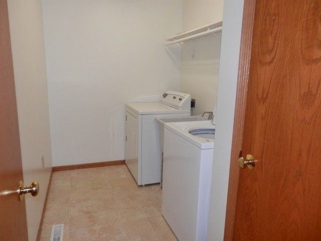 Building Photo - 1150 Grandview Ave