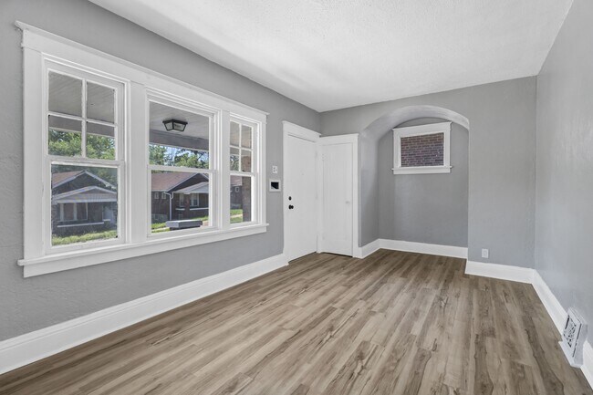 Building Photo - 5721 Floy Ave