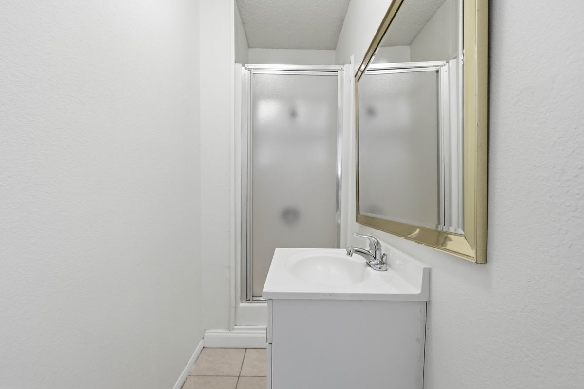 Building Photo - 2082 Sailmaker Ct