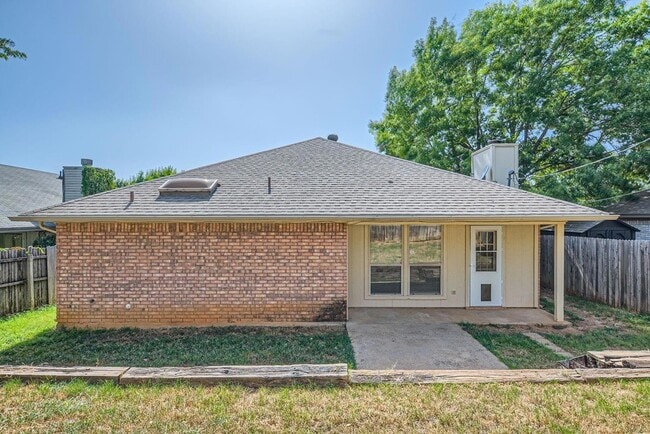 Building Photo - 409 Kelley Ct