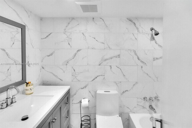 Building Photo - 3527 NE 168th St