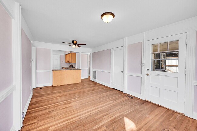 Building Photo - $2,240.95, $200 Off Cleaning Voucher, 4 Beds 1 Bath Single Family Home in Denver with Washer and ...