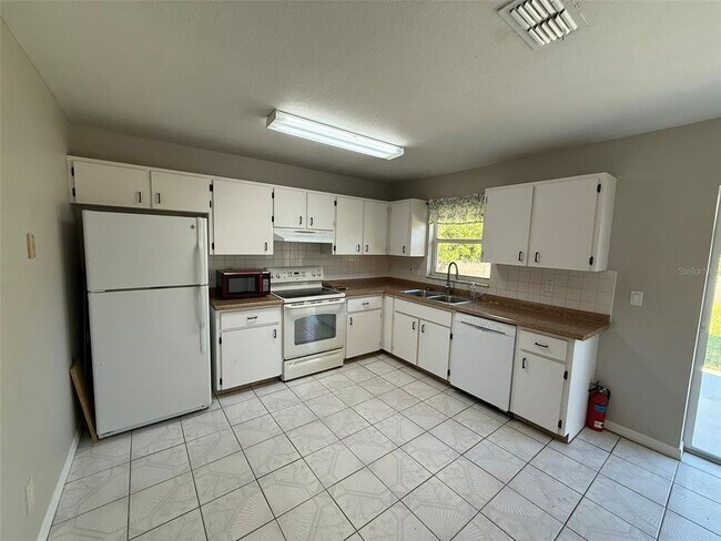 Building Photo - 18314 Quadrille Ave