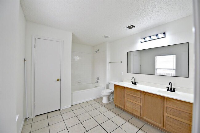 Building Photo - 1207 Birdie Cove