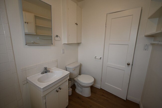 Building Photo - 1609diam