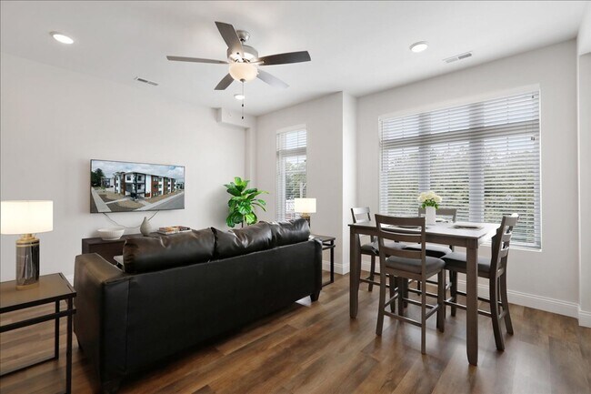 Interior Photo - 314 S State St