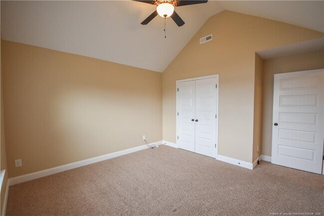 Building Photo - 124 Summer Creek Ln