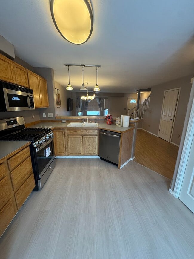 Building Photo - 8579 Sara Lynn Pl