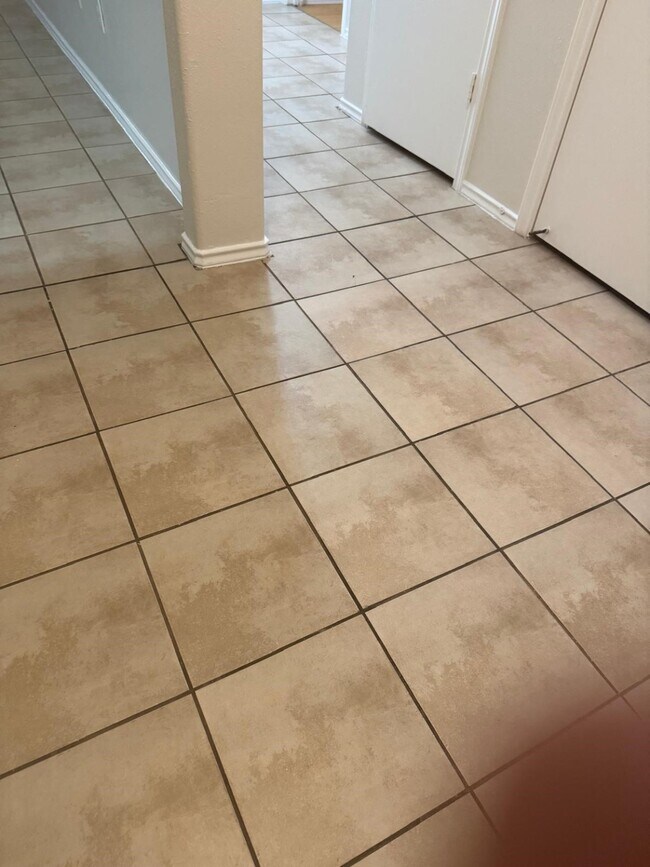 Building Photo - 4714 Garden Meadow Dr