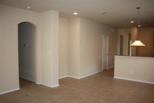 Building Photo - 2777 Cresent Lake Dr