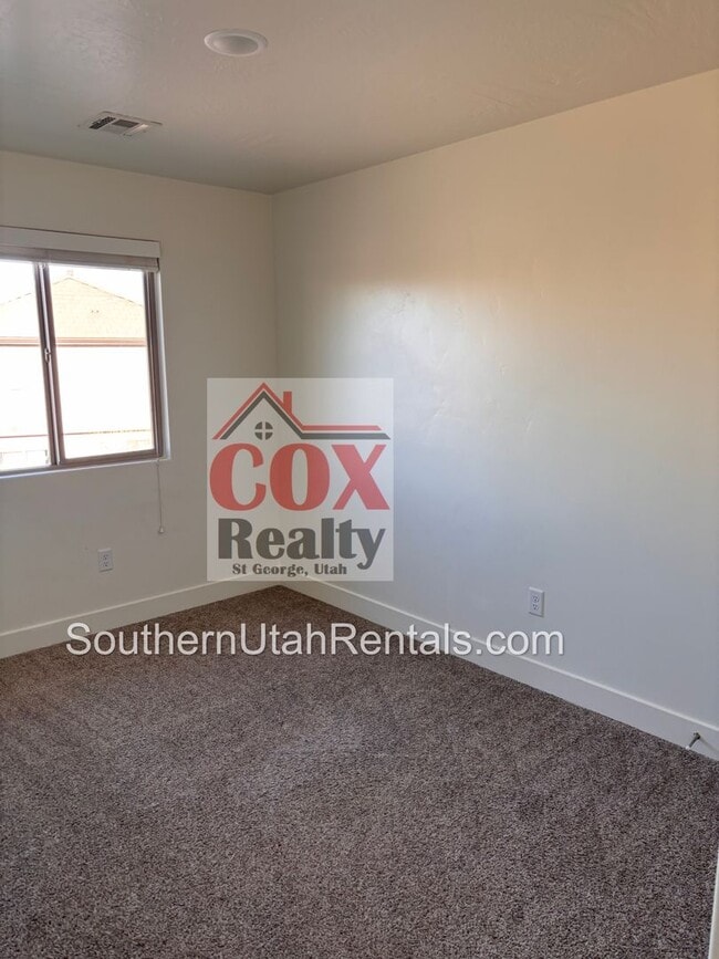 Building Photo - 5940 Belair St