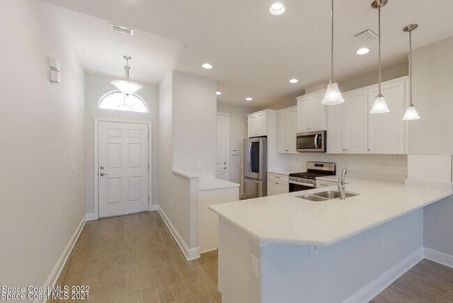 Building Photo - 2746 Spur Dr