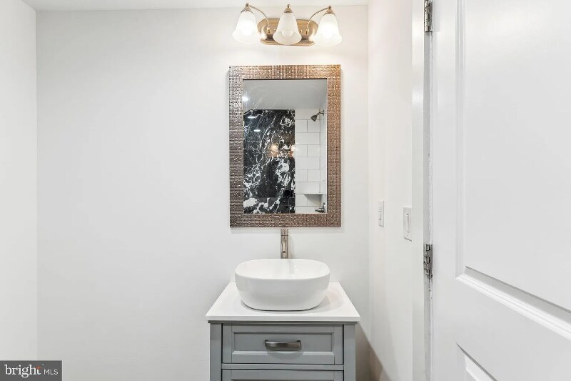 Building Photo - 2146 N Van Pelt St