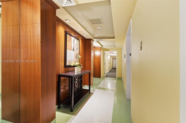 Building Photo - 1755 E Hallandale Beach Blvd