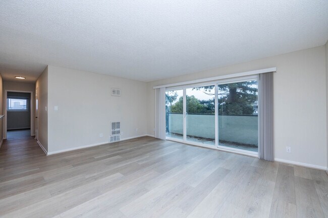 Building Photo - 169 Santa Rosa