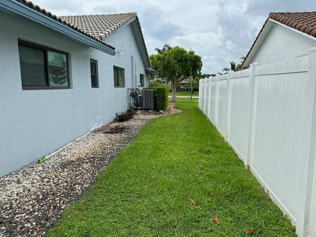 Building Photo - 22421 Ensenada Way