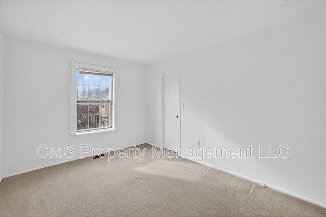 Building Photo - 1803 Poplar Ct