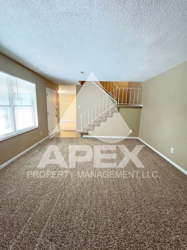 Building Photo - NICE - 2 Bedroom 1.5 Bath Townhouse WEST o...