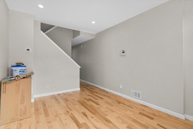 Building Photo - 137 N Montford Ave