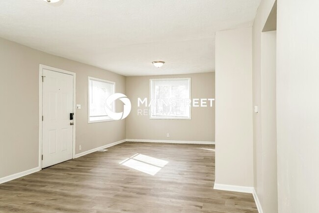 Building Photo - 3050 S Roena St