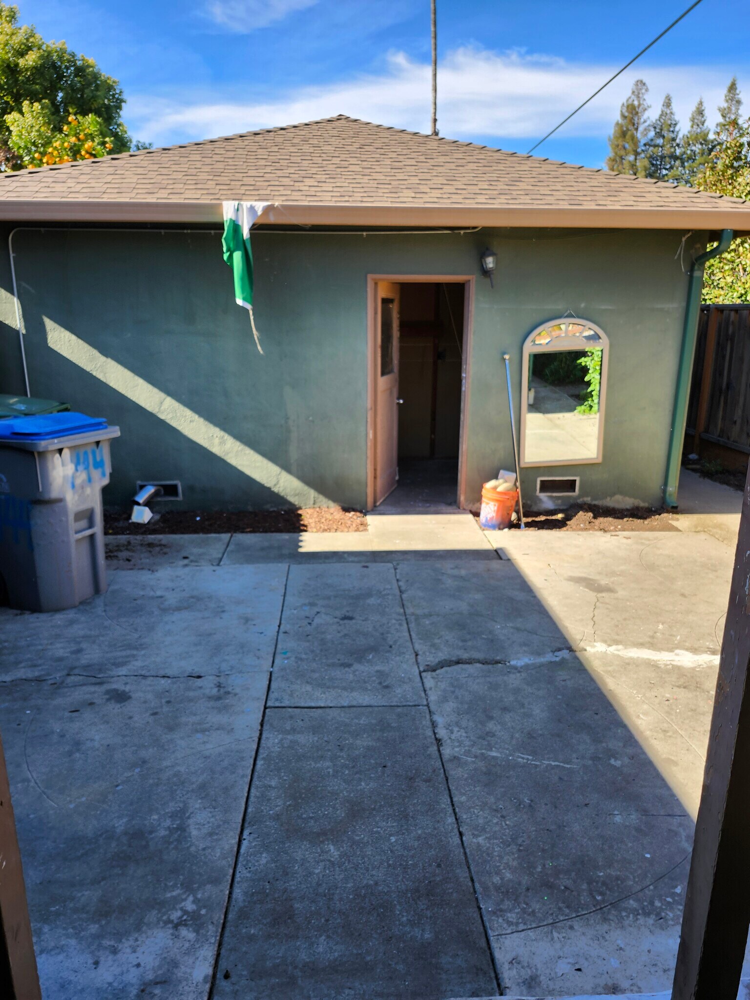 Building Photo - 444 Doma Dr
