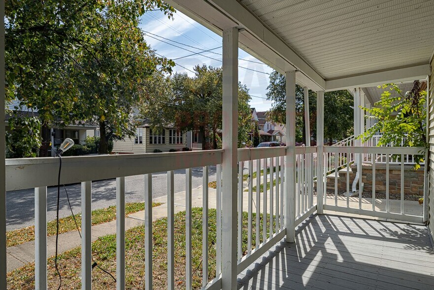 Building Photo - 1566 Winchester Ave