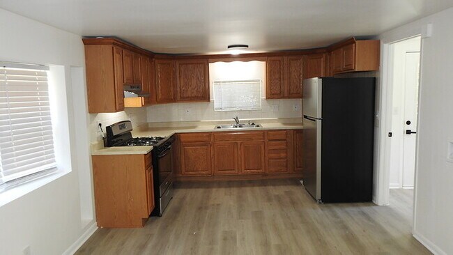 Building Photo - 3bed 2 full bath in North Kansas City, MO