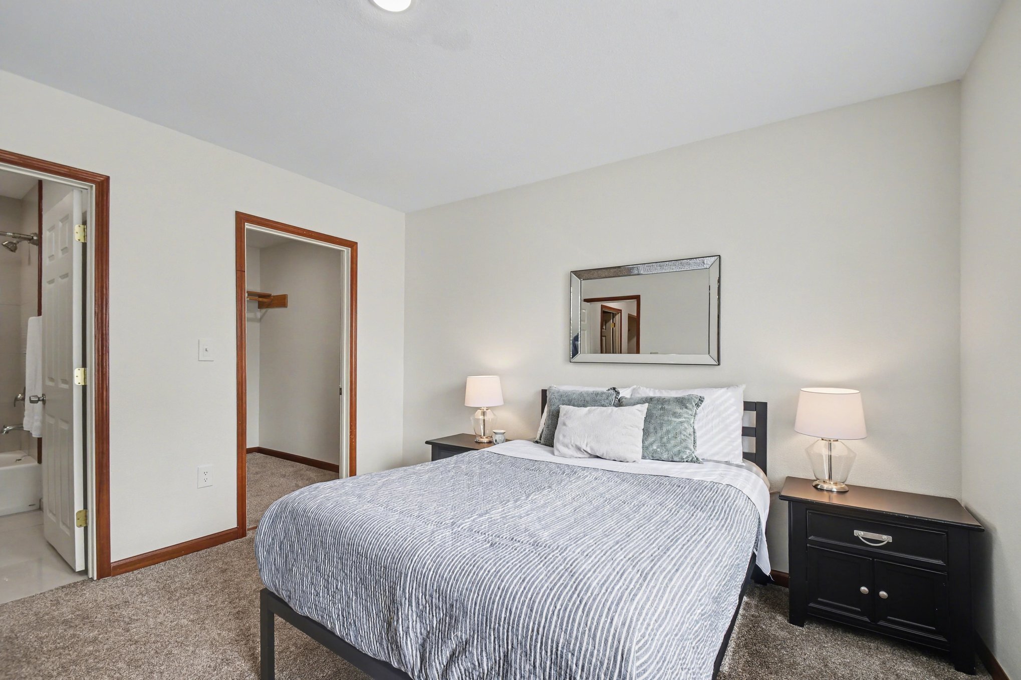 Building Photo - 118 Rhodes St