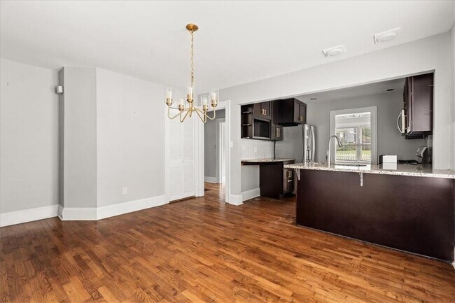 Building Photo - 259 Spence Ave SE