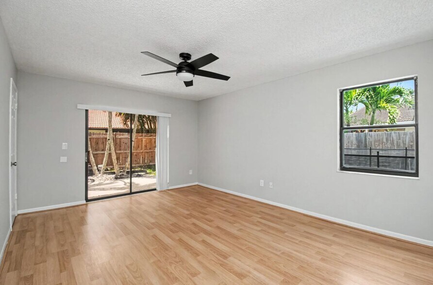 Building Photo - 7407 Silver Woods Ct