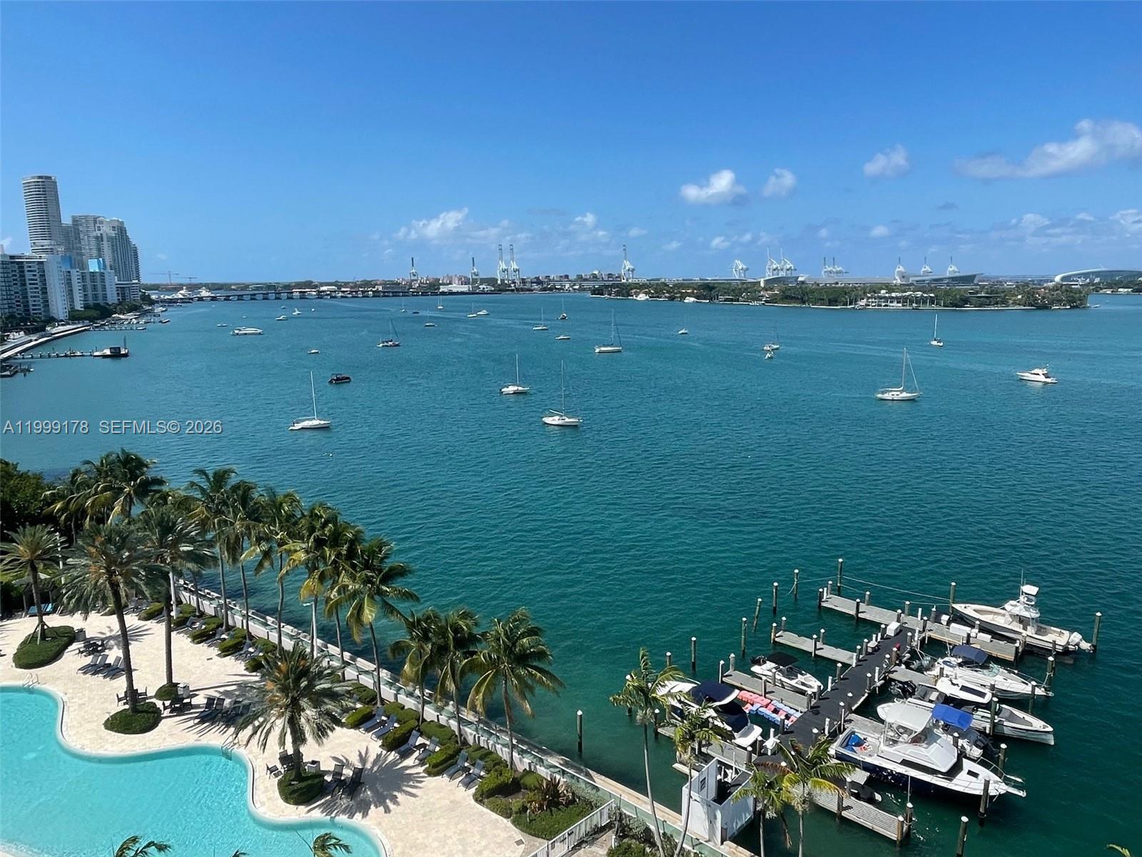 Building Photo - 1500 Bay Dr