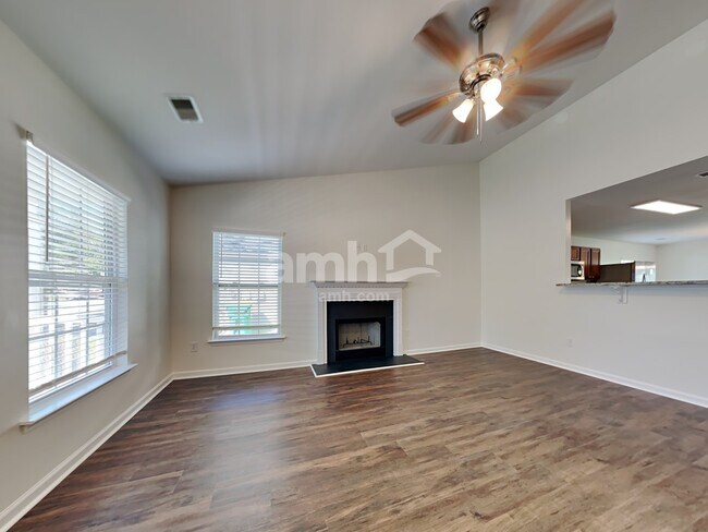 Building Photo - 6 Briarcliff Way