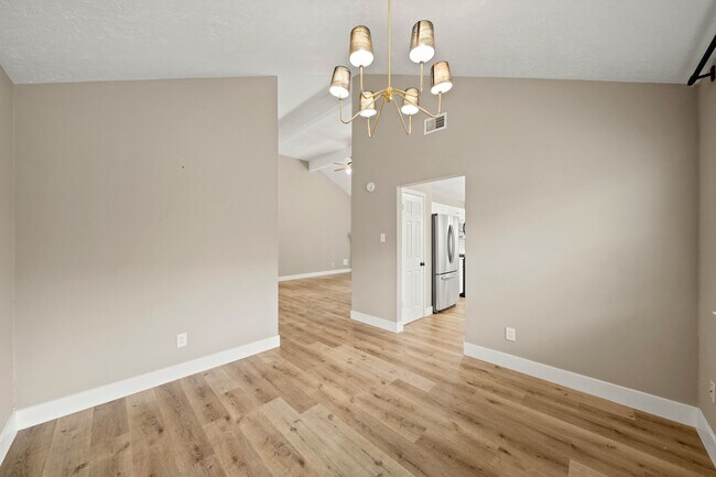 Building Photo - 19211 Haystream Dr