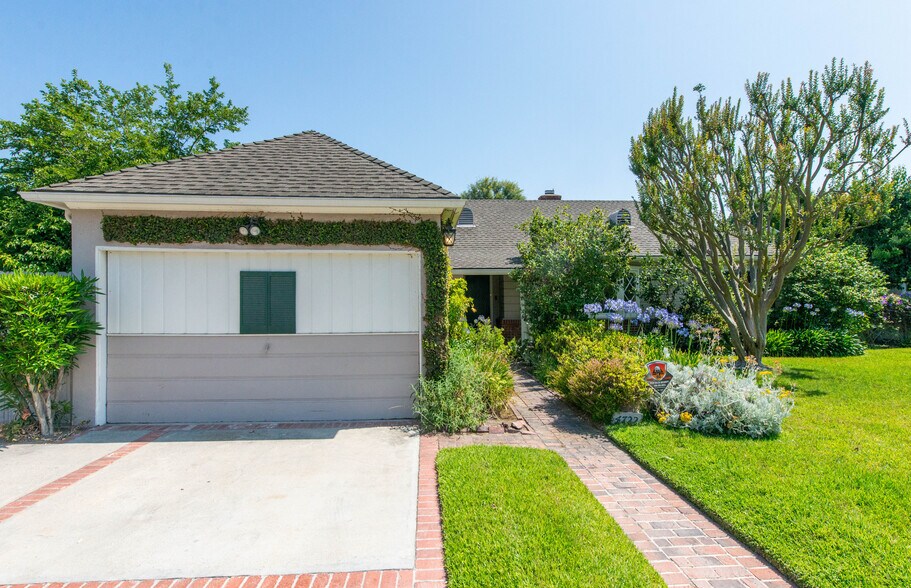Building Photo - 4722 Forman Ave