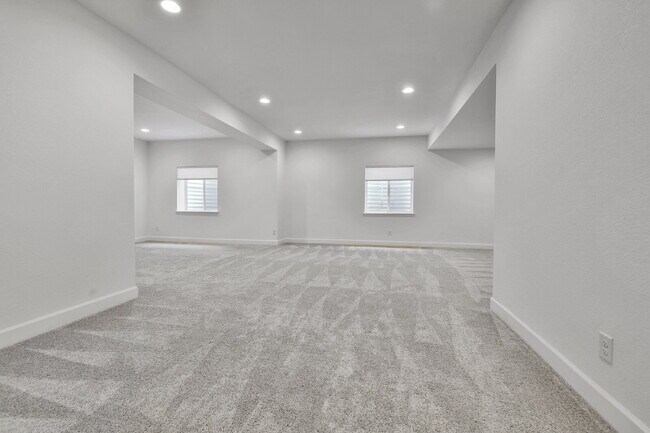 Building Photo - $4,850 - Spacious 5-Bed, 3.5 bath Home wit...