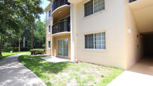 Building Photo - 1100 Crestwood Ct S