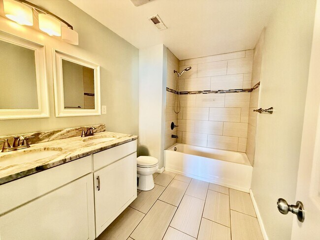 Building Photo - Beautiful 2018-built 4-bedroom 3.5 bath home in sought-after Westhaven!