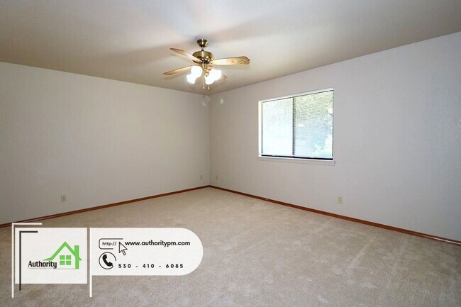 Building Photo - 1844 Breckenwood Dr