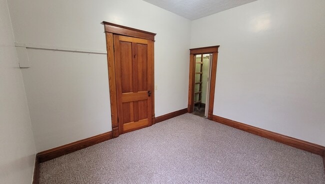 Building Photo - 409