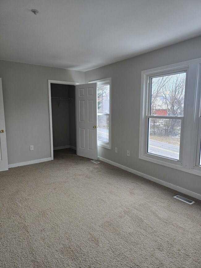 Building Photo - 9 Warthens Way