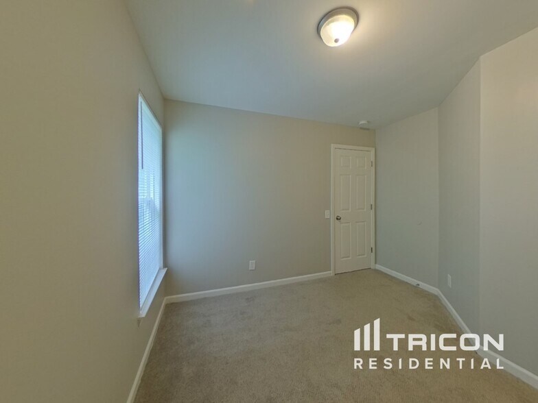 Building Photo - 5322 Peachwood Dr