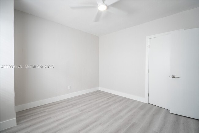 Building Photo - 2418 Flamingo Dr