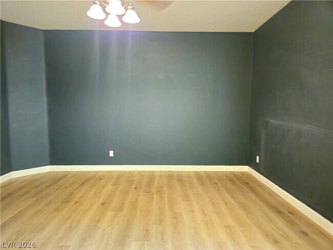 Building Photo - 10070 White Mulberry Dr