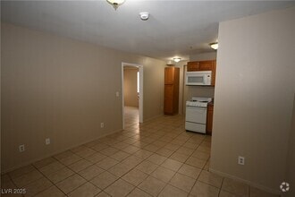 Building Photo - 3017 E Carey Ave
